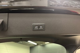Musta Audi e-tron 2022 kuva 29.