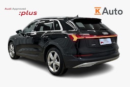 musta Audi e-tron 2022 kuva 2.