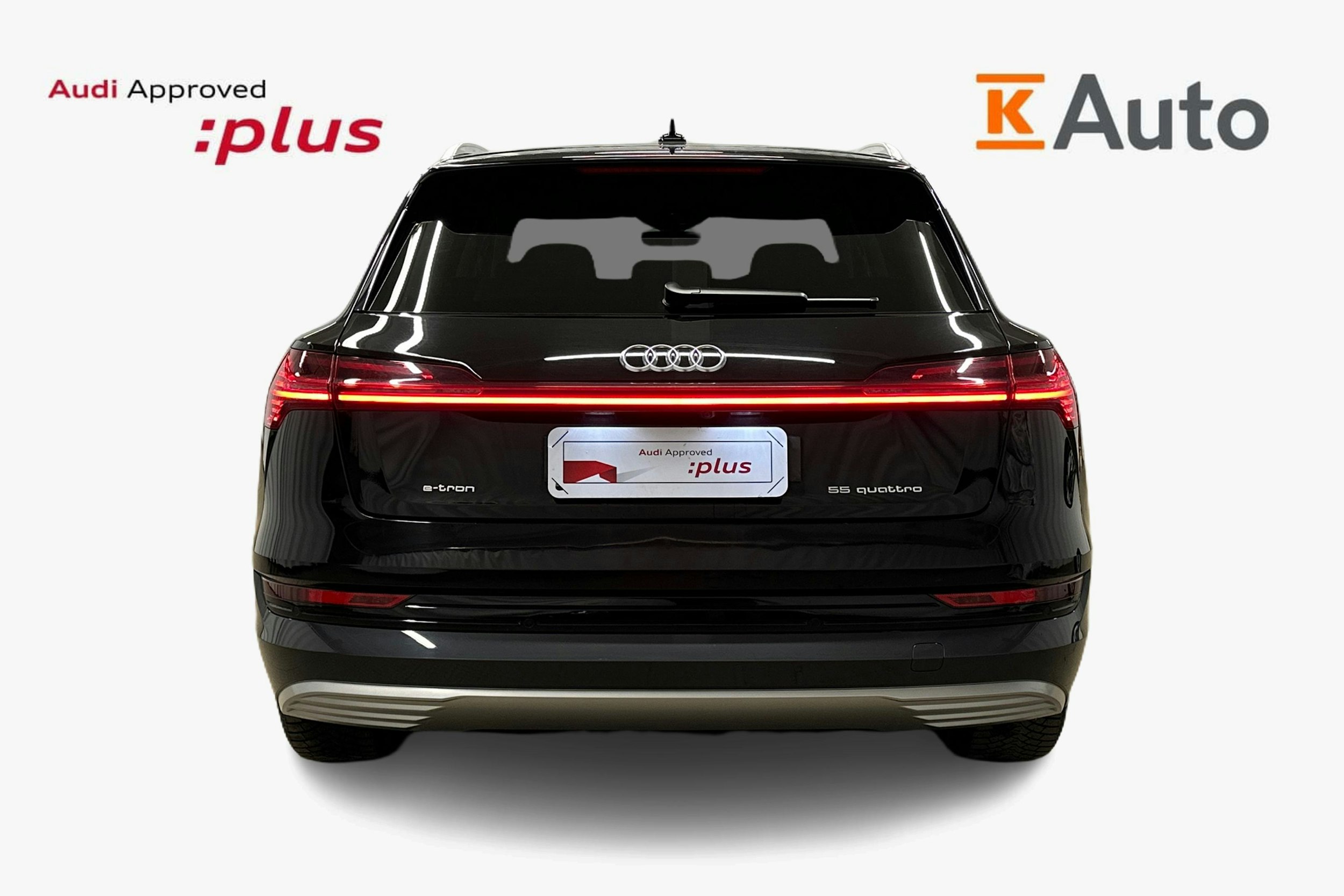 musta Audi e-tron 2022 kuva 3.