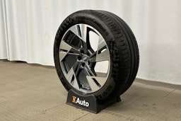 musta Audi e-tron 2022 kuva 10.