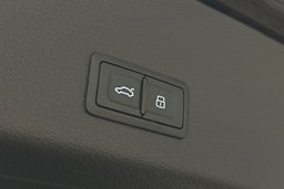 musta Audi e-tron 2022 kuva 12.