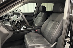 musta Audi e-tron 2022 kuva 14.