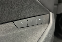 musta Audi e-tron 2022 kuva 16.