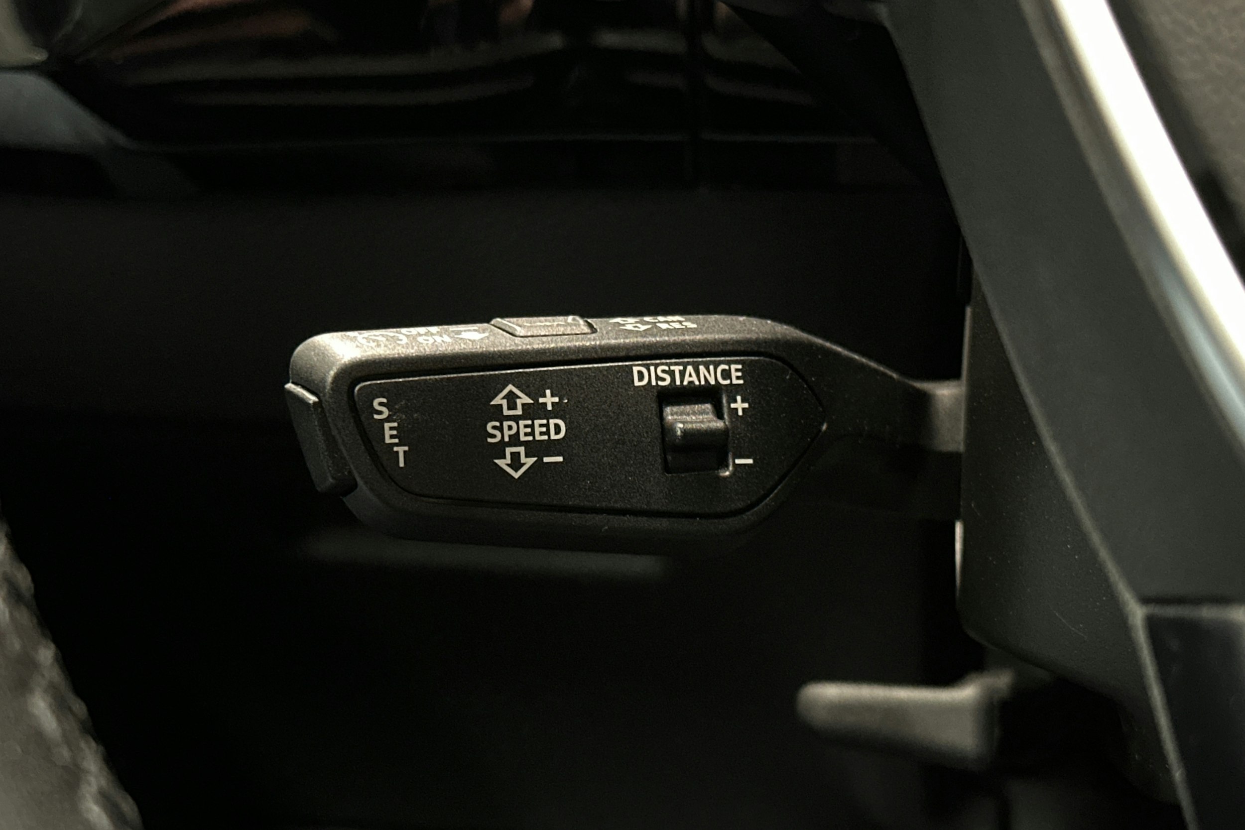 musta Audi e-tron 2022 kuva 20.