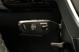 musta Audi e-tron 2022 kuva 20.