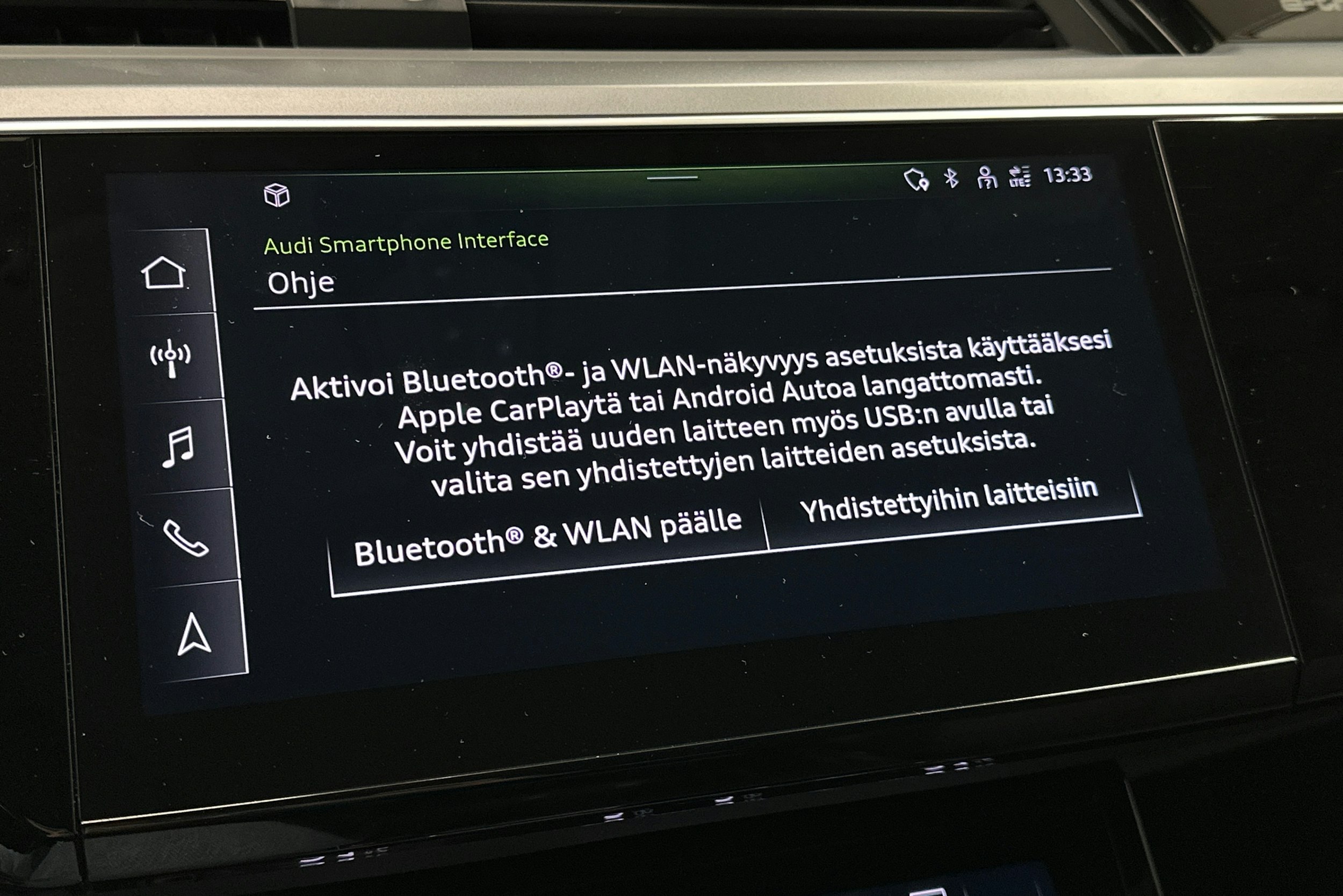 musta Audi e-tron 2022 kuva 24.