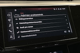 musta Audi e-tron 2022 kuva 28.