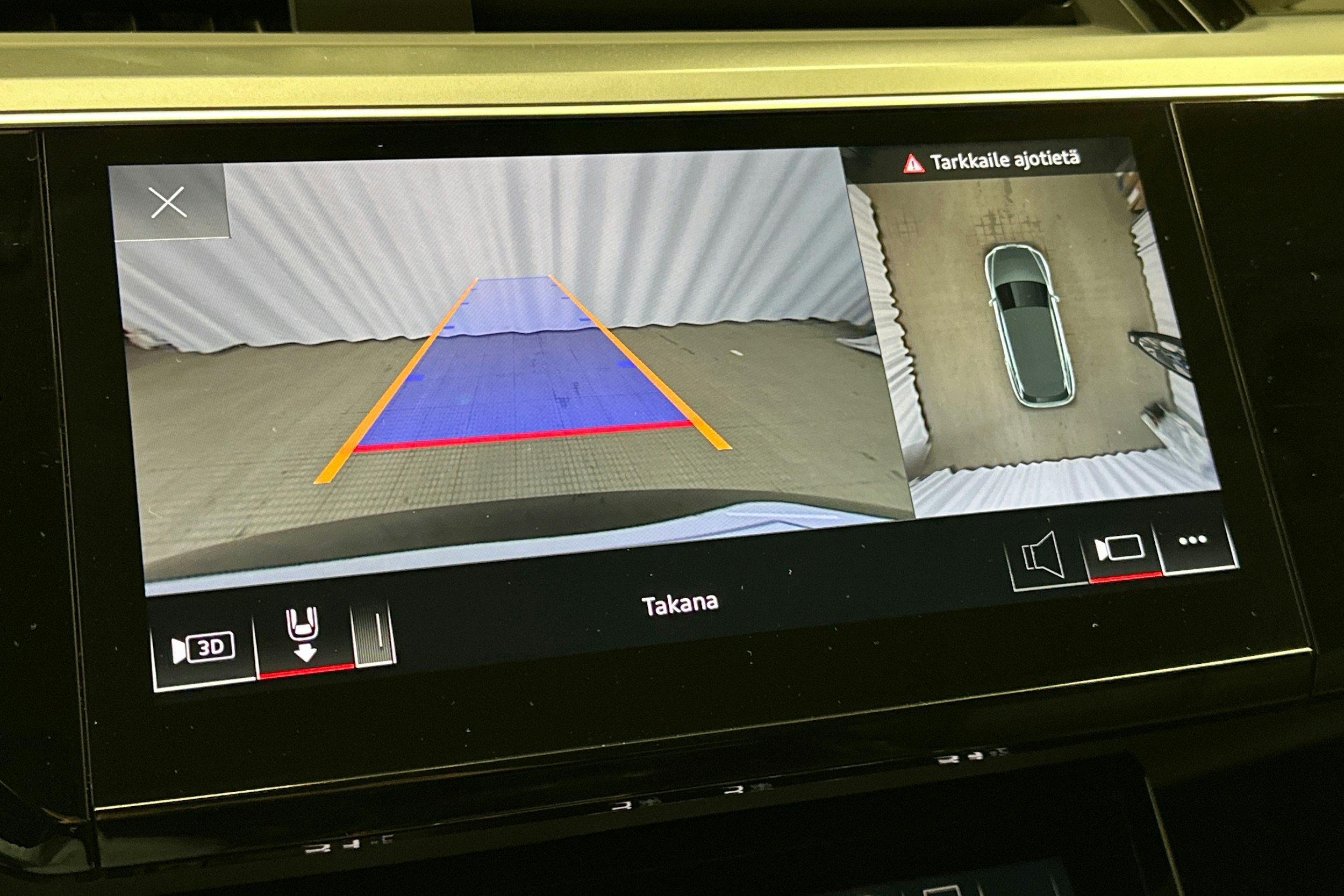 musta Audi e-tron 2022 kuva 29.