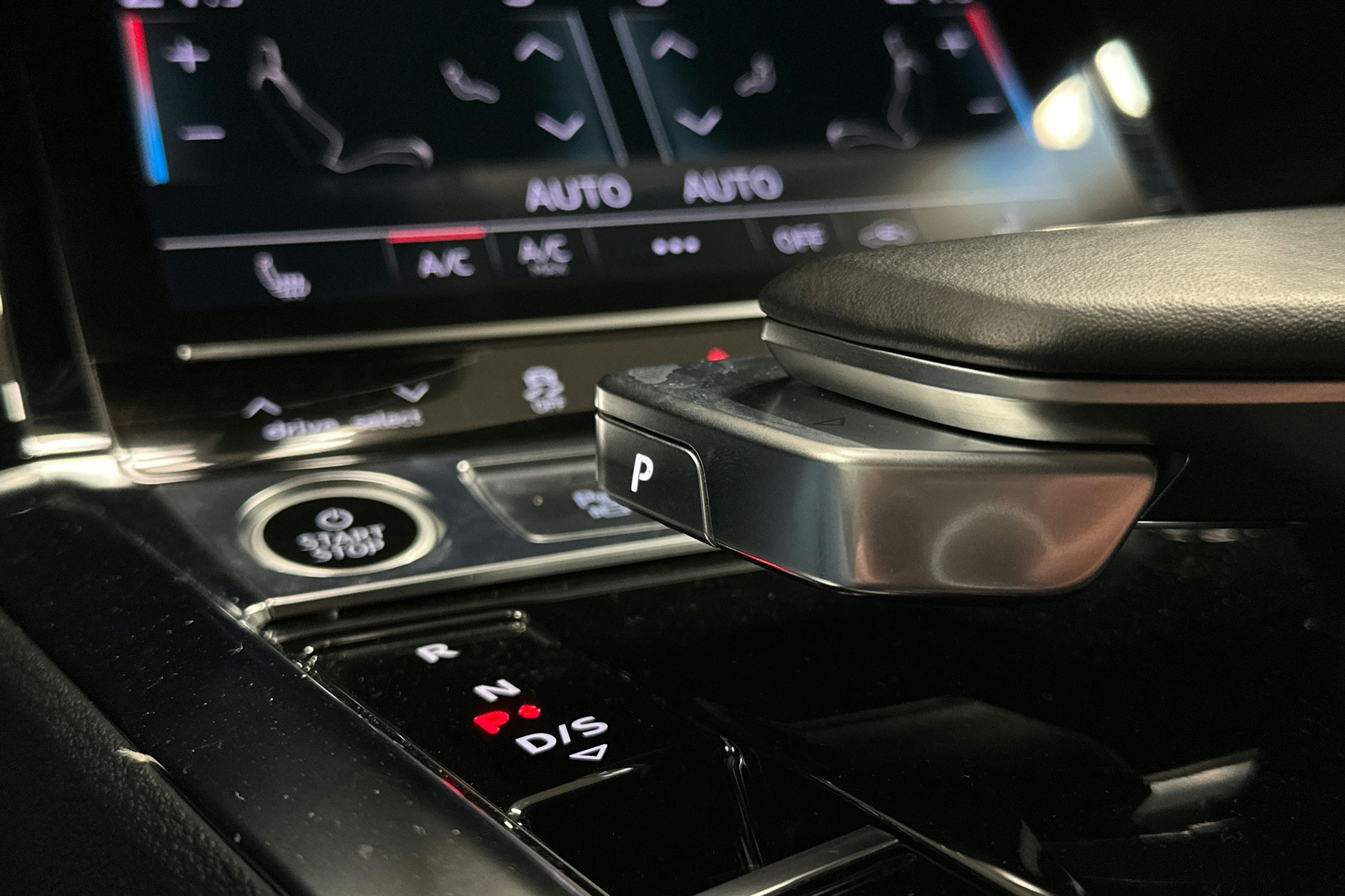 musta Audi e-tron 2022 kuva 32.