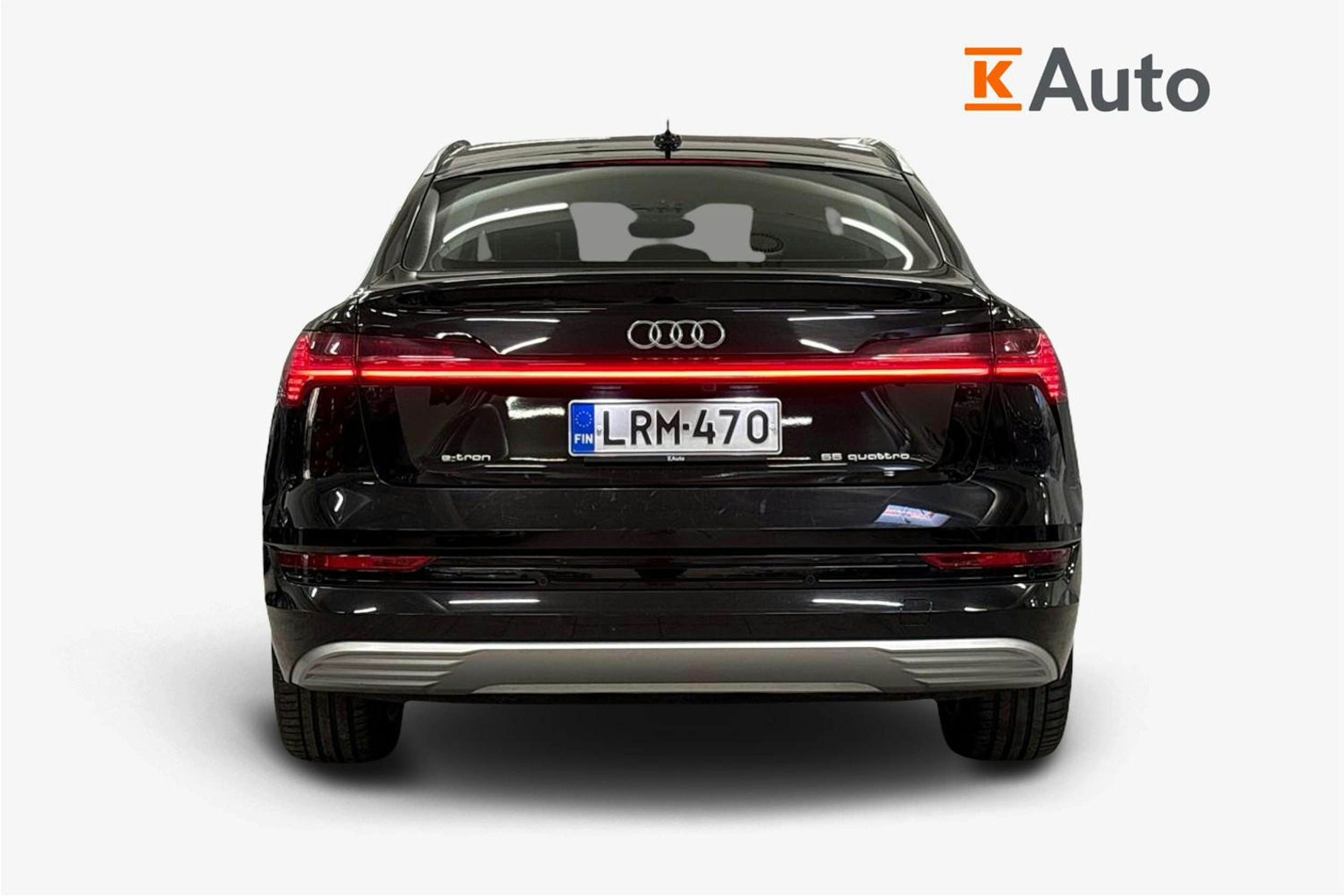 musta Audi e-tron 2022 kuva 3.