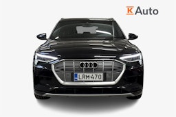 musta Audi e-tron 2022 kuva 5.