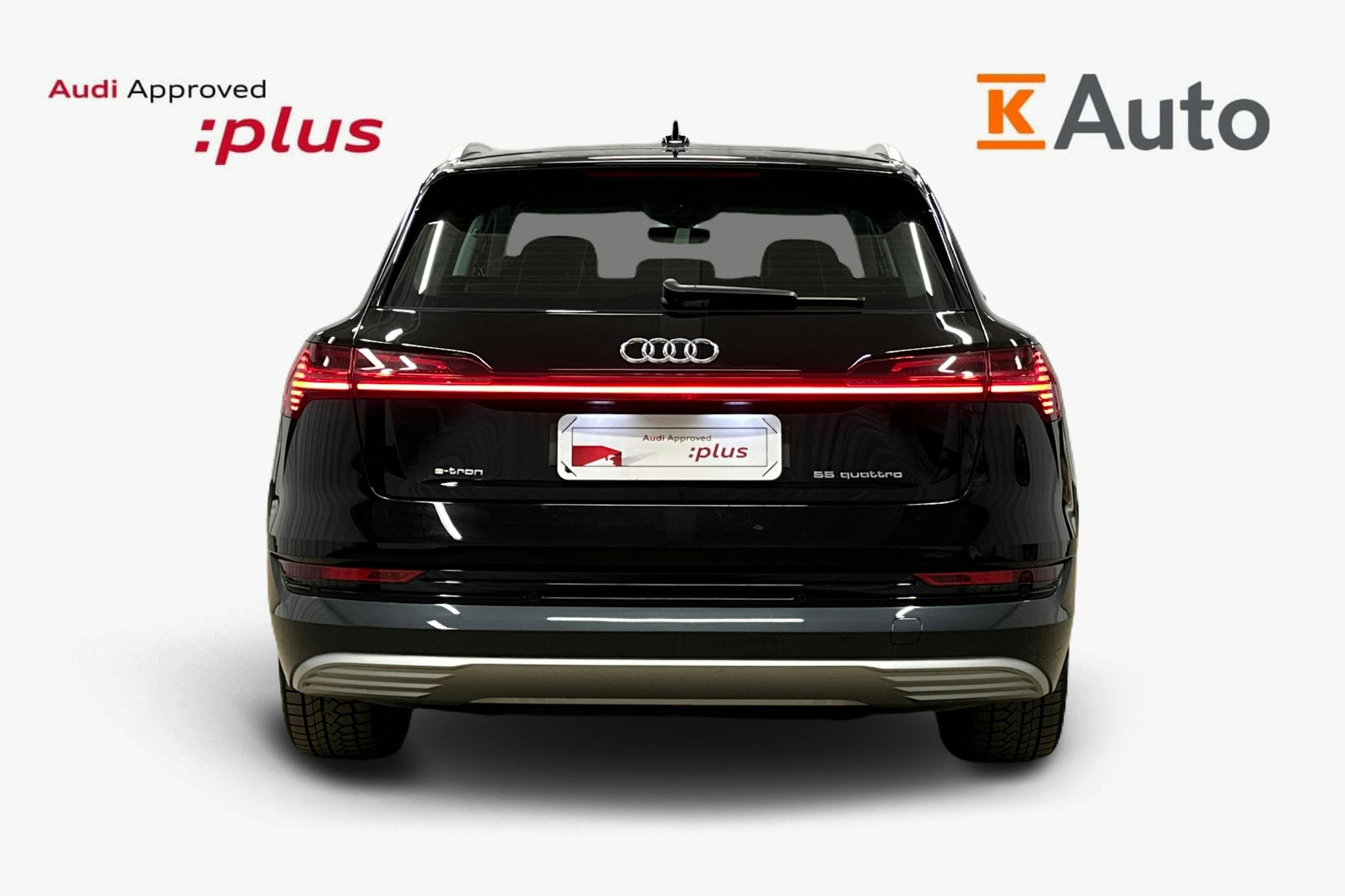 musta Audi e-tron 2022 kuva 3.