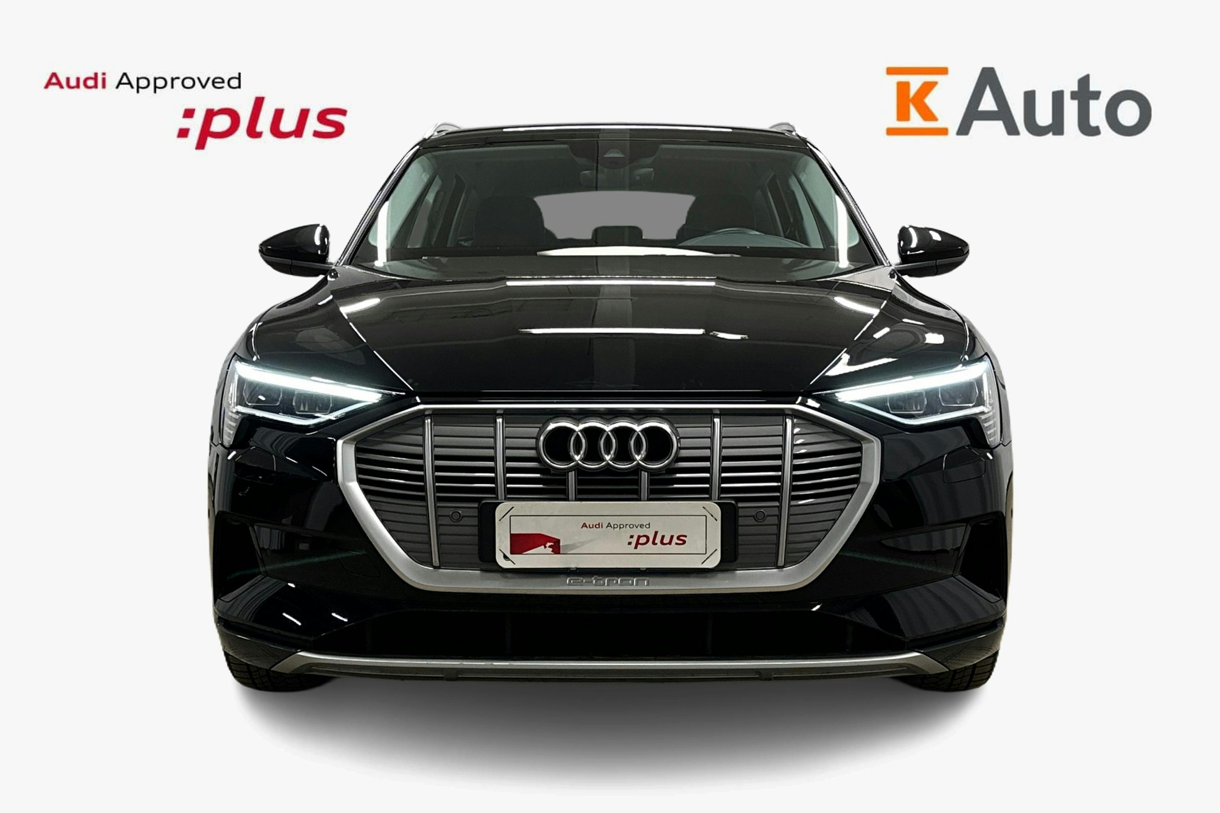 musta Audi e-tron 2022 kuva 5.