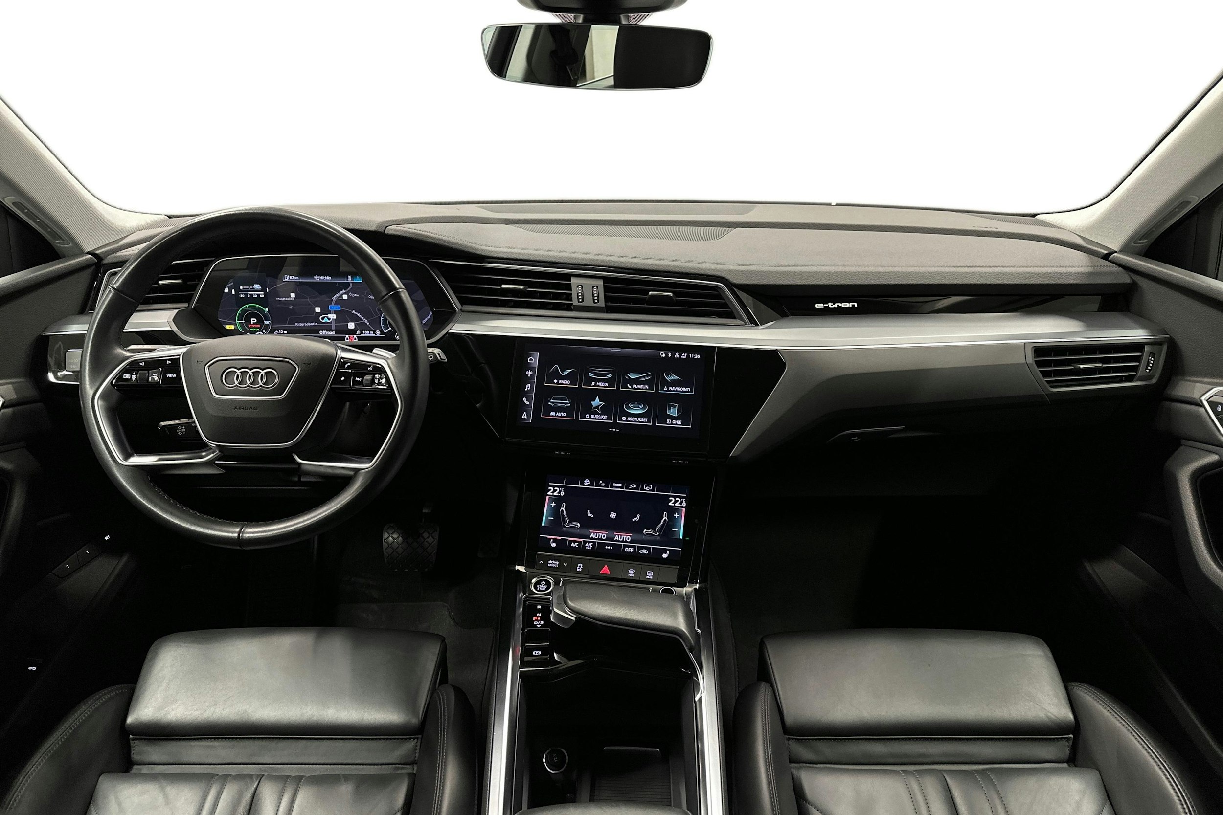 musta Audi e-tron 2022 kuva 9.