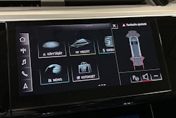 musta Audi e-tron 2022 kuva 27.