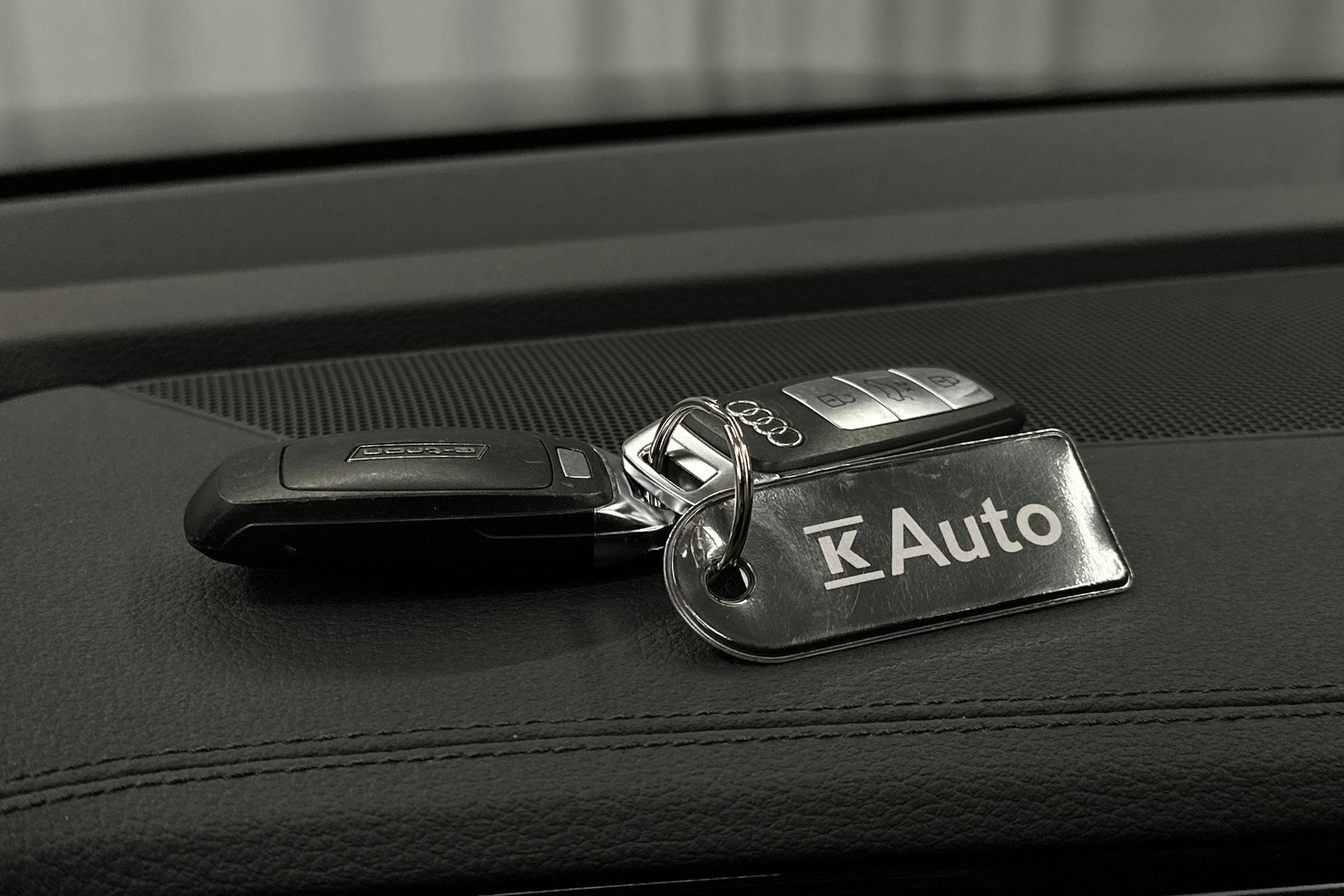 musta Audi e-tron 2022 kuva 30.