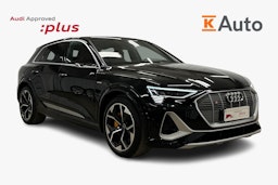 musta Audi e-tron 2022 kuva 1.
