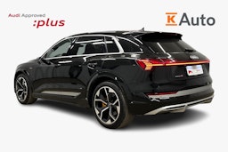 musta Audi e-tron 2022 kuva 2.