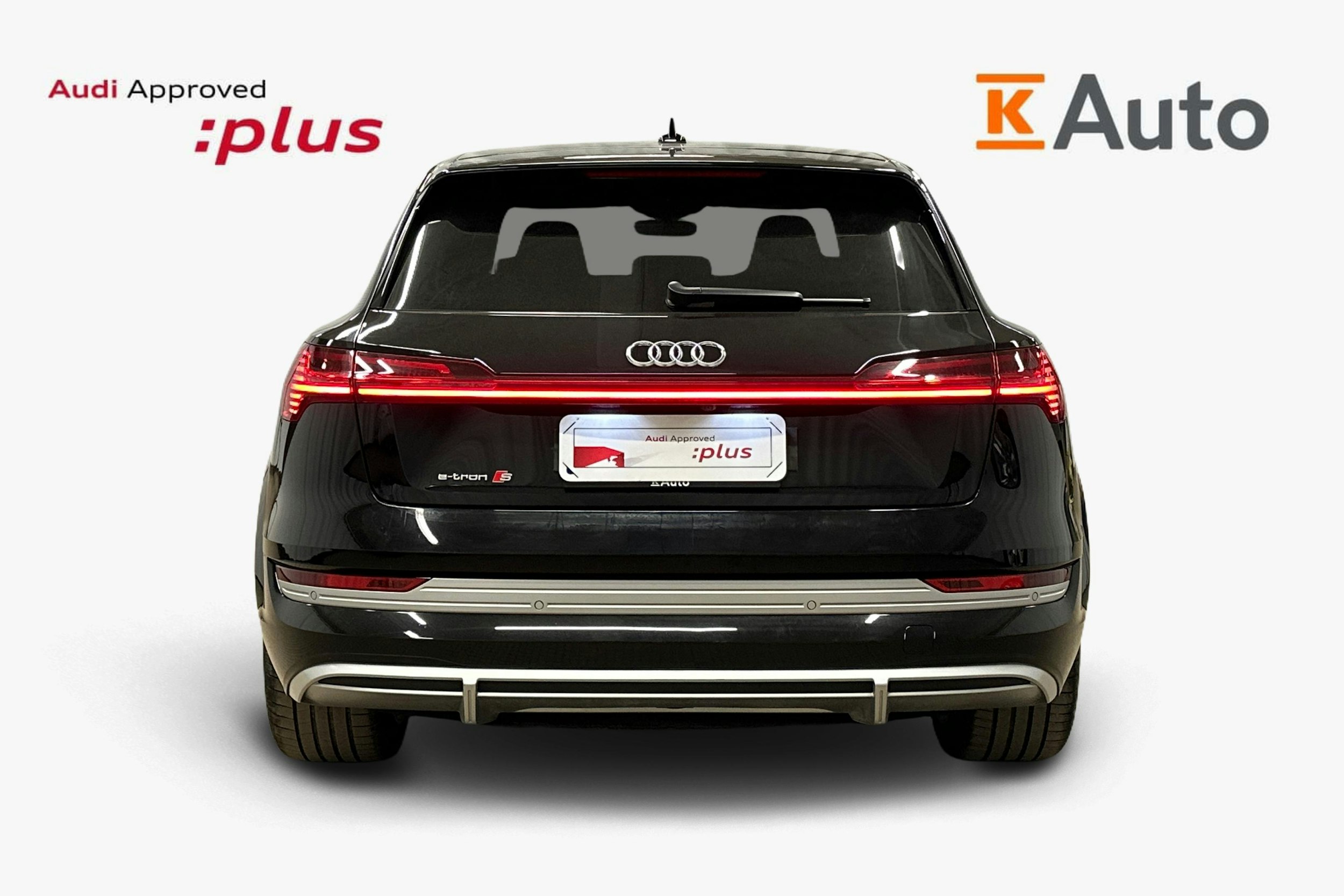musta Audi e-tron 2022 kuva 3.