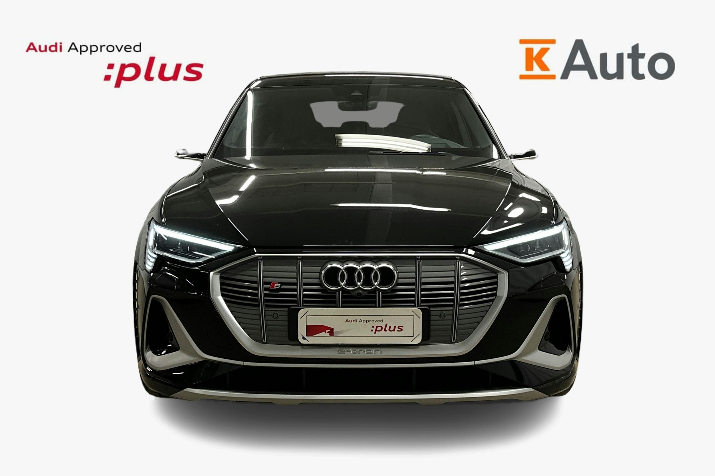 musta Audi e-tron 2022 kuva 5.