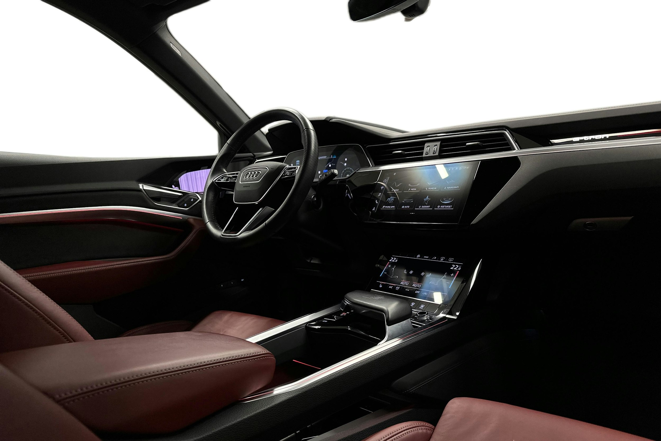 musta Audi e-tron 2022 kuva 9.