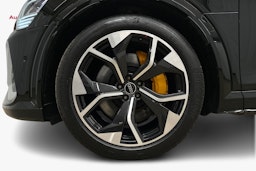 musta Audi e-tron 2022 kuva 11.