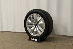 musta Audi e-tron 2022 kuva 12.