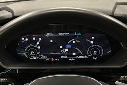 musta Audi e-tron 2022 kuva 15.