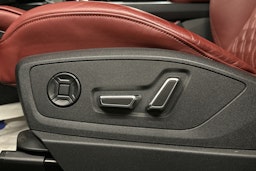 musta Audi e-tron 2022 kuva 27.