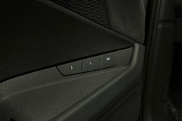 musta Audi e-tron 2022 kuva 28.