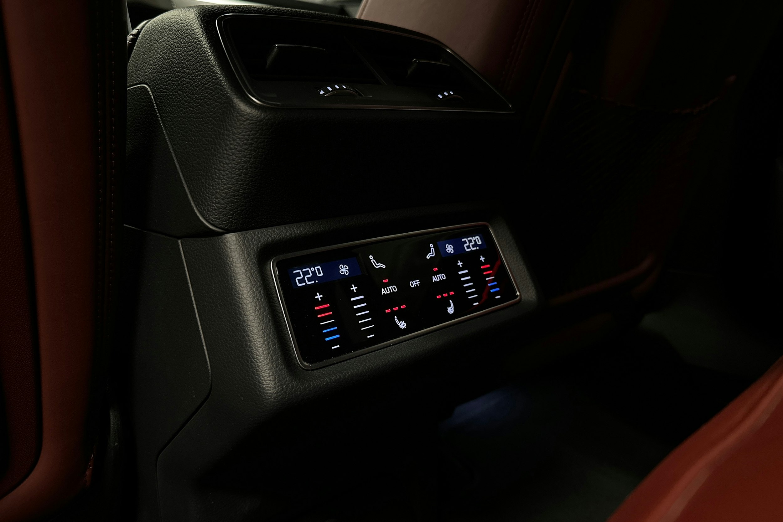 musta Audi e-tron 2022 kuva 29.