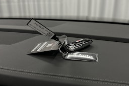 musta Audi e-tron 2022 kuva 32.