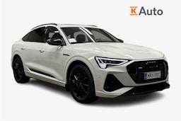 valkoinen Audi e-tron 2022 kuva 1.
