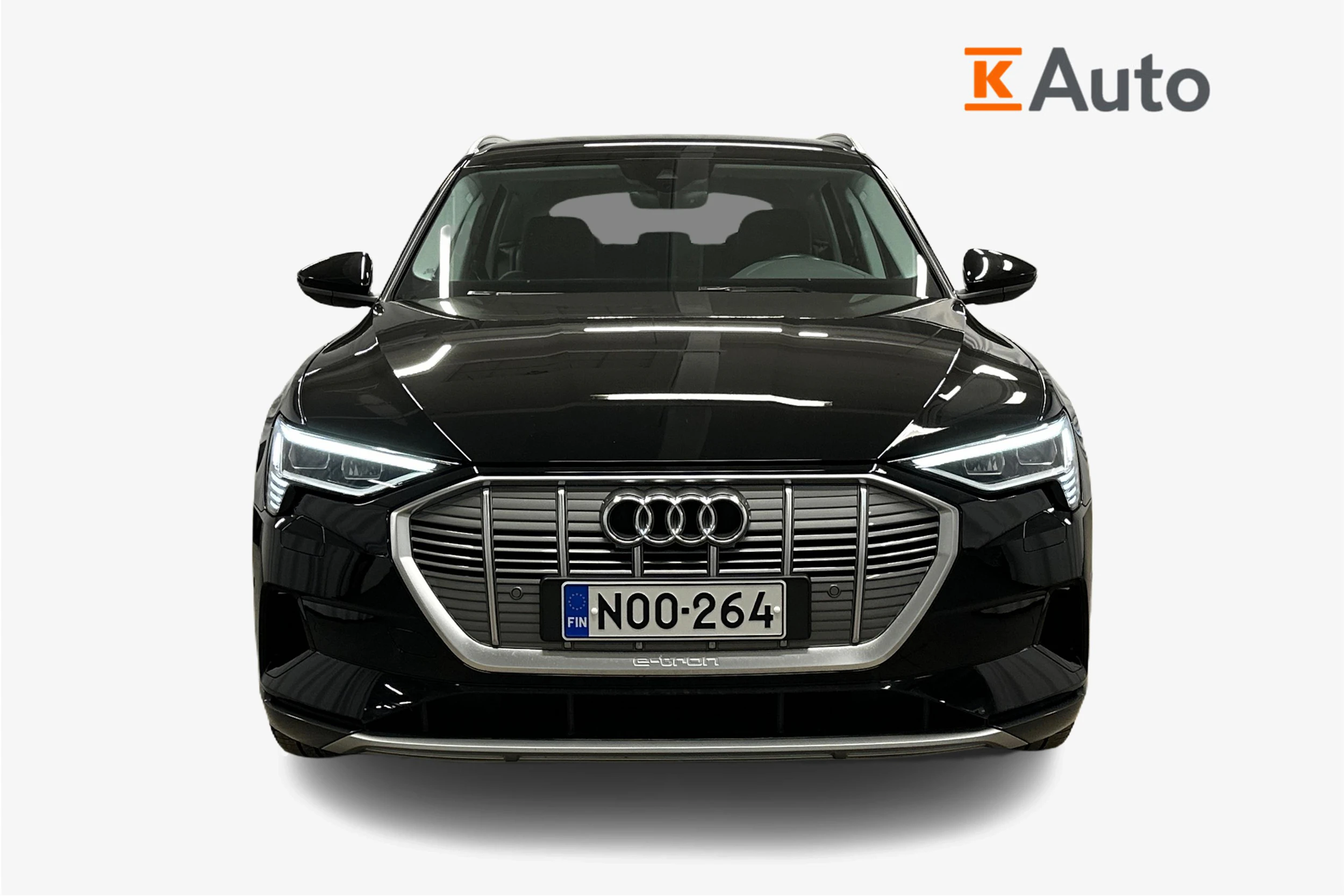 musta Audi e-tron 2022 kuva 4.