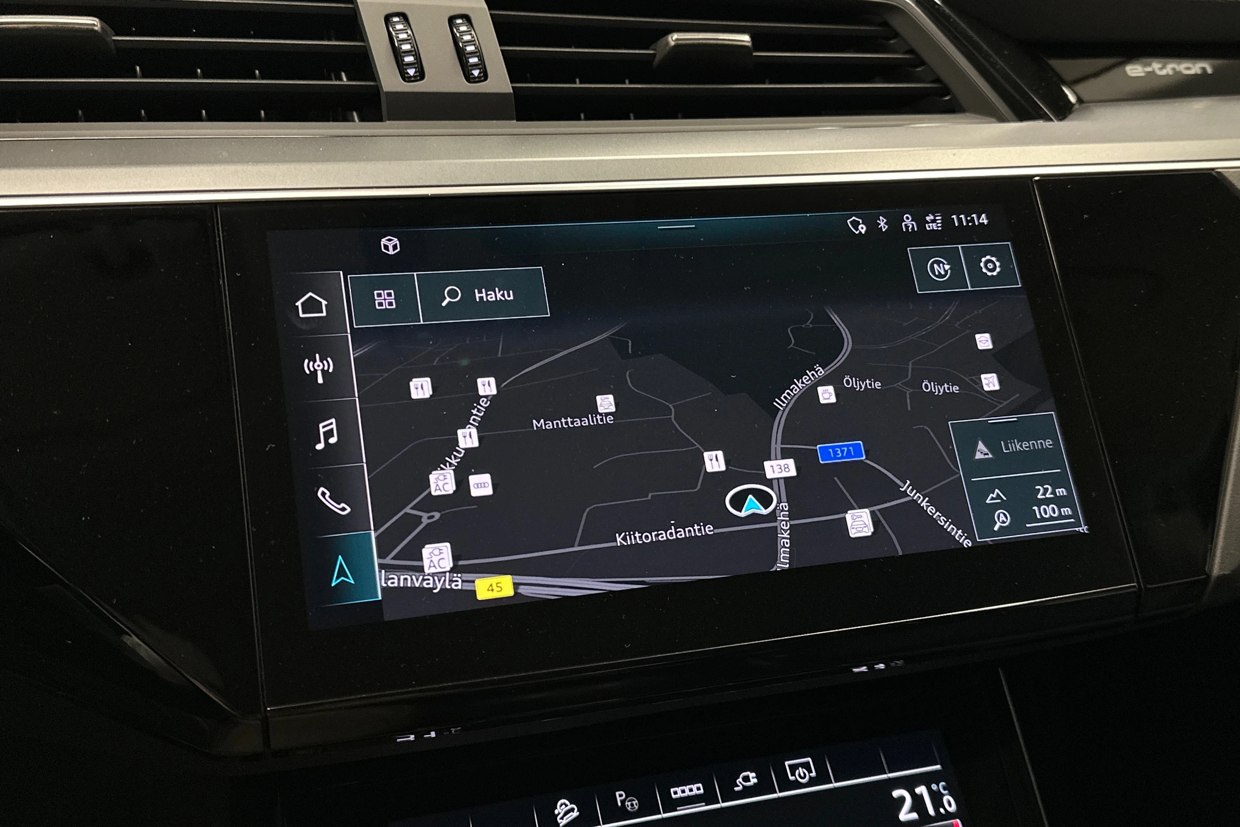 musta Audi e-tron 2022 kuva 14.