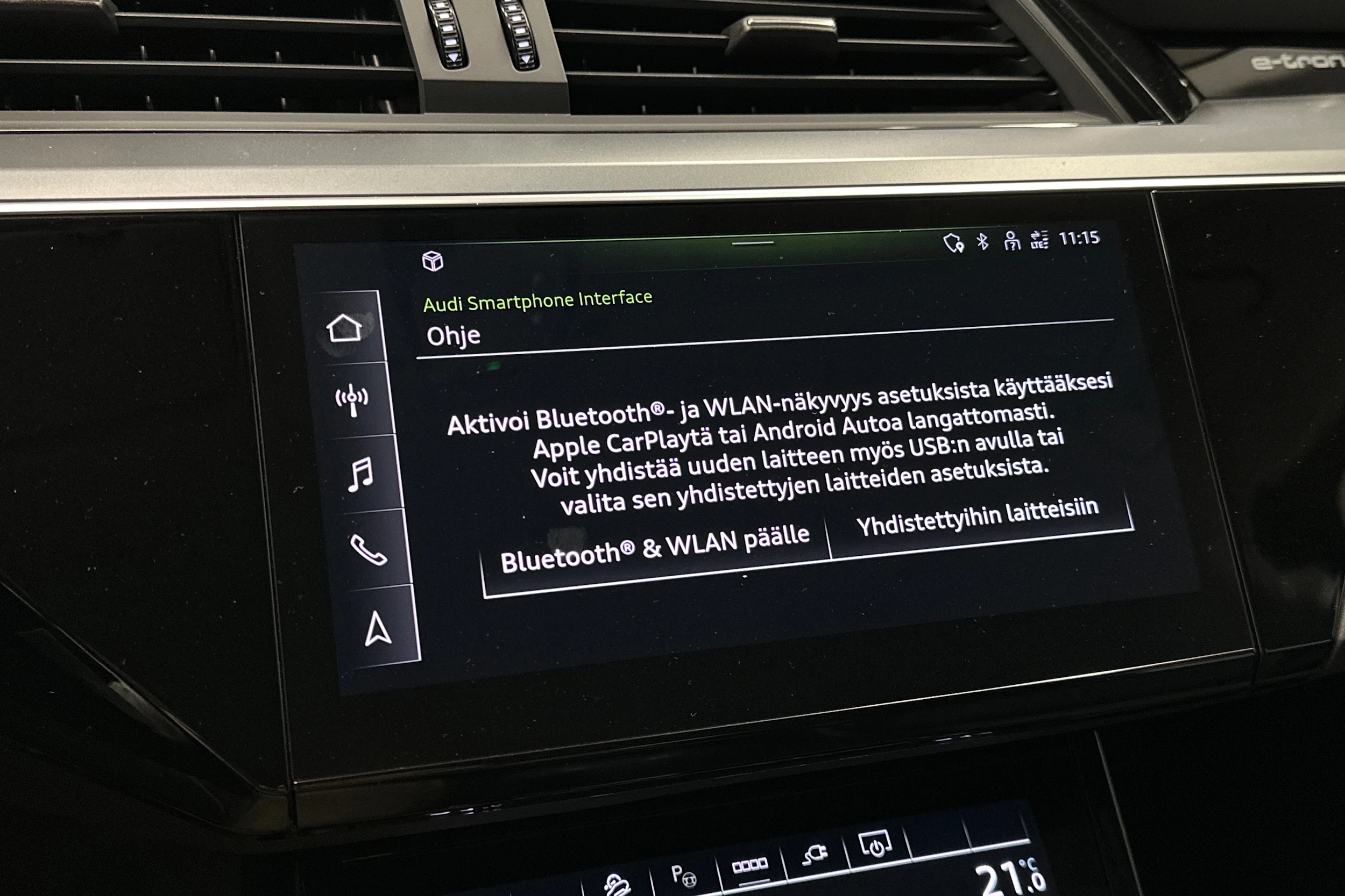 musta Audi e-tron 2022 kuva 16.