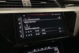 musta Audi e-tron 2022 kuva 19.