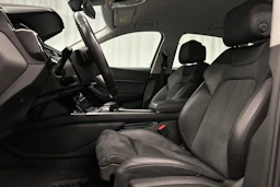 musta Audi e-tron 2022 kuva 22.