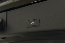 musta Audi e-tron 2022 kuva 26.