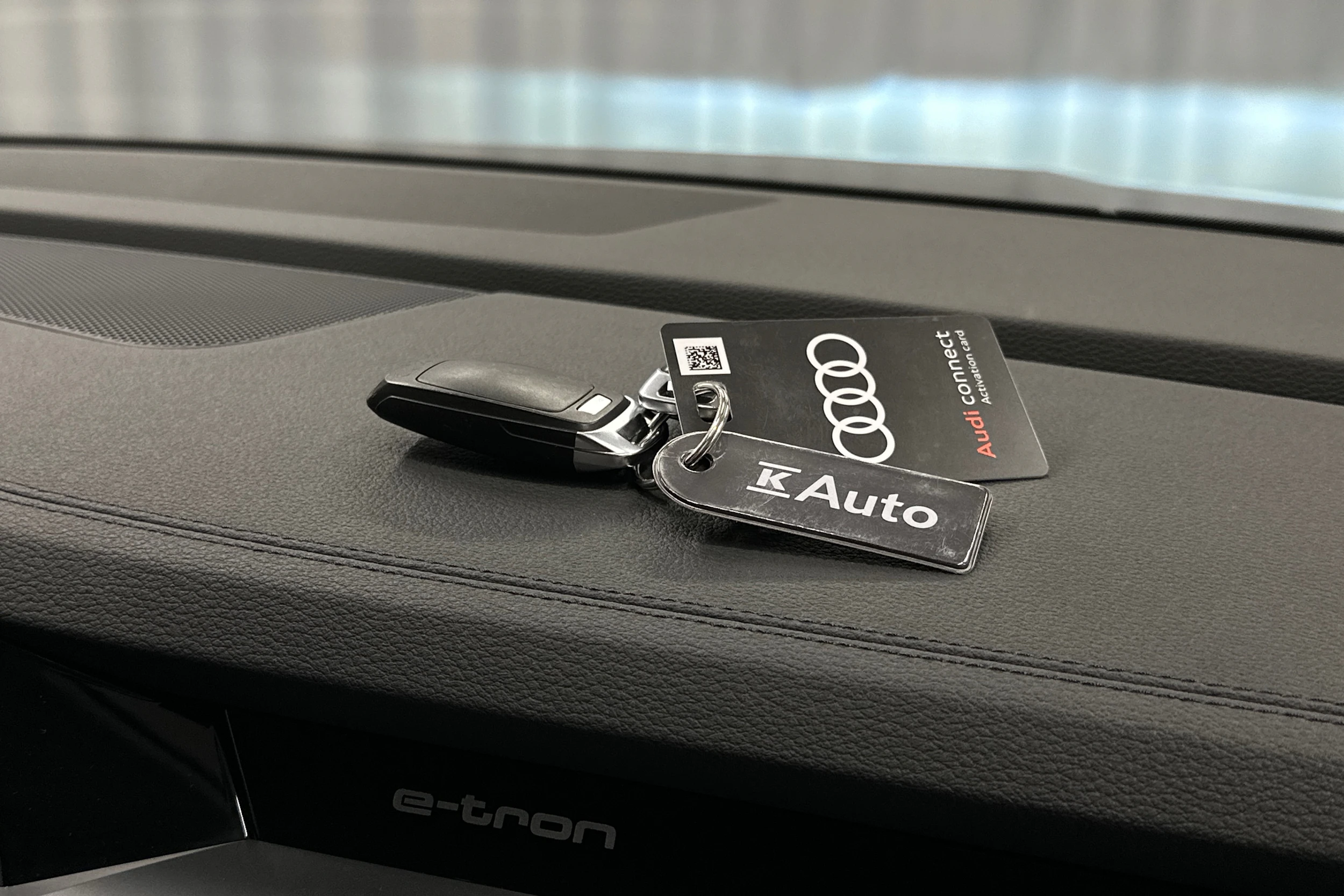 musta Audi e-tron 2022 kuva 27.