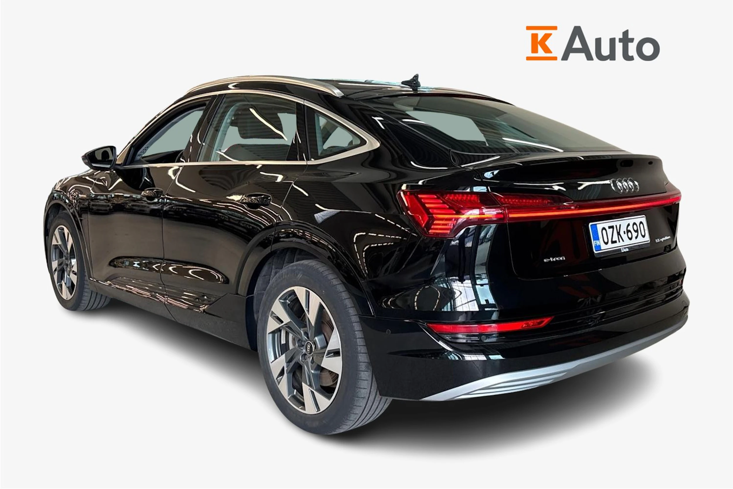 musta Audi e-tron 2022 kuva 2.