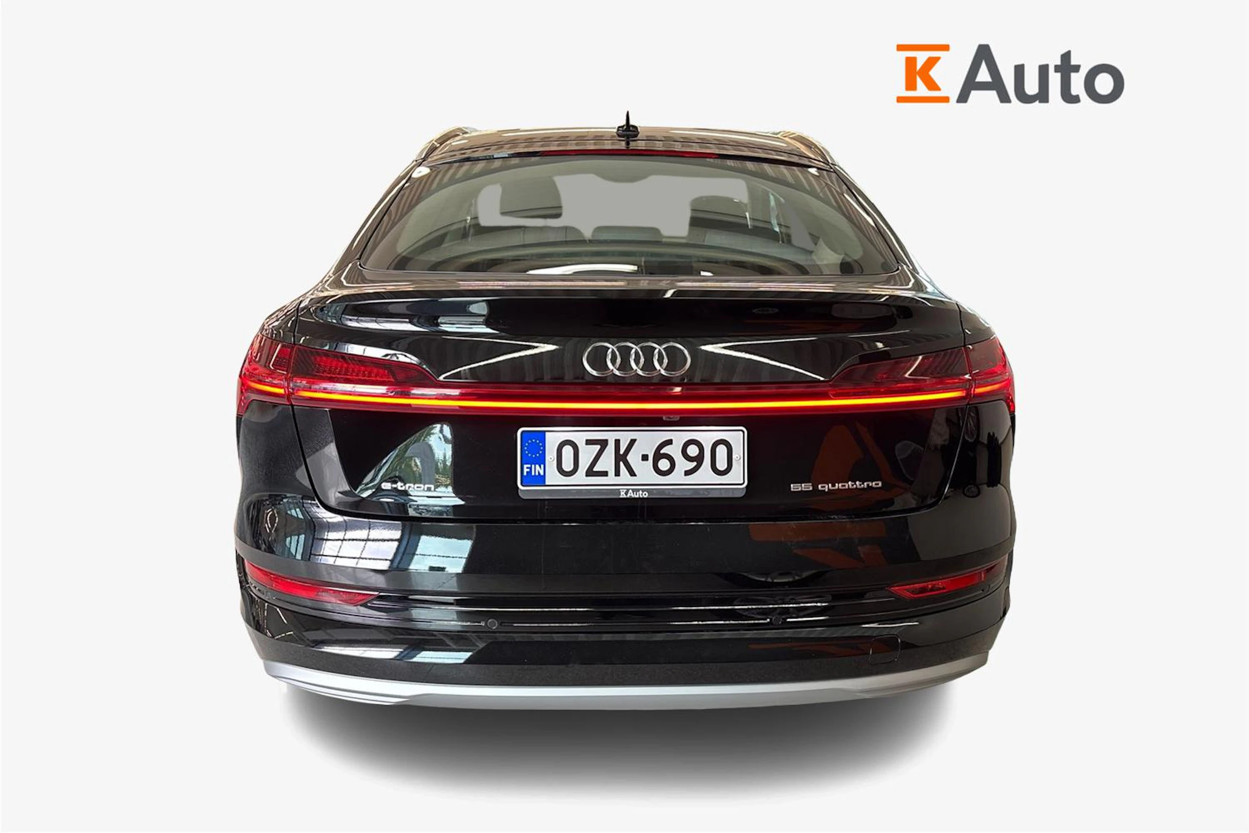 musta Audi e-tron 2022 kuva 3.