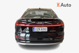 musta Audi e-tron 2022 kuva 3.