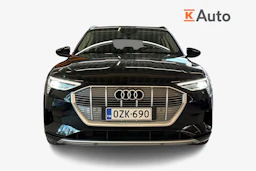 musta Audi e-tron 2022 kuva 4.