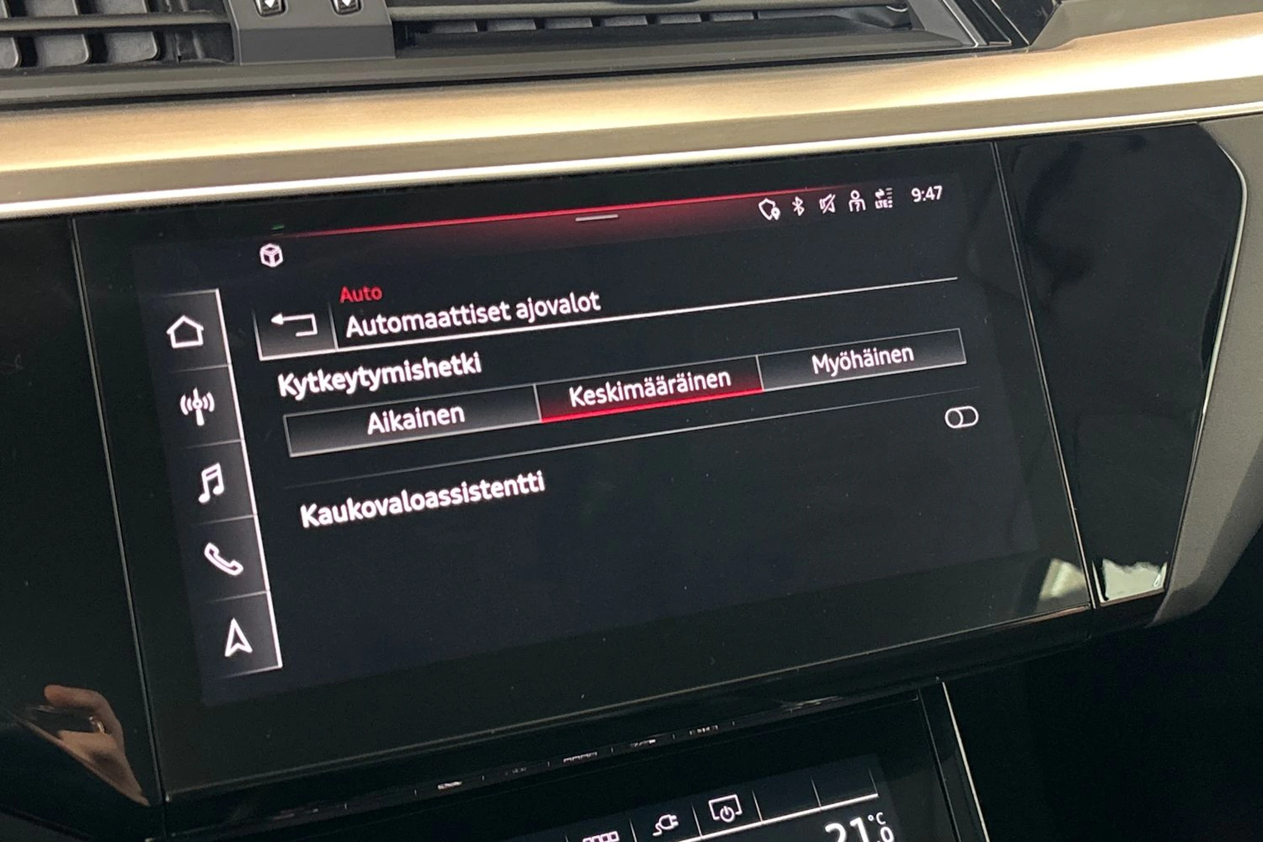 musta Audi e-tron 2022 kuva 20.