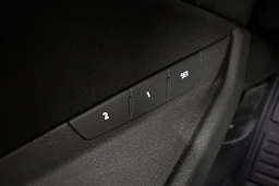 musta Audi e-tron 2022 kuva 23.
