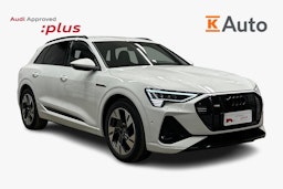 valkoinen Audi e-tron 2022 kuva 1.