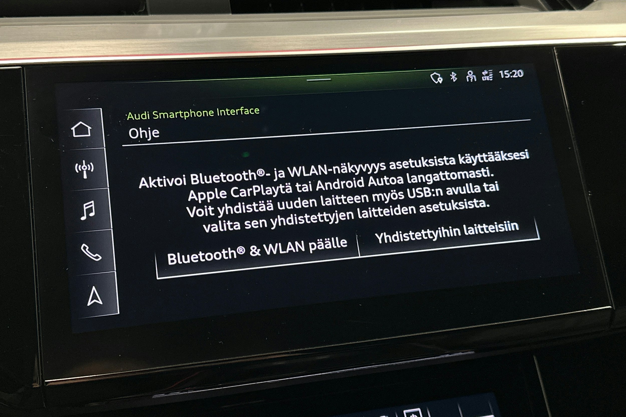 valkoinen Audi e-tron 2022 kuva 26.