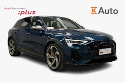 sininen Audi e-tron 2022 kuva 1.