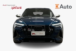 sininen Audi e-tron 2022 kuva 5.